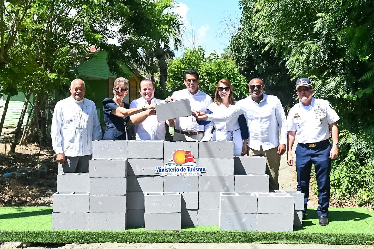 Mitur inicia la reconstrucción vial de Maimón con una inversión de 168 millones de pesos.