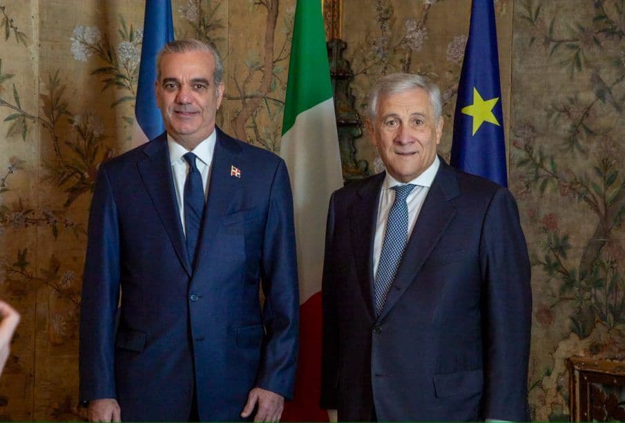 Abinader resalta potencial turístico de RD para atraer inversiones internacionales.