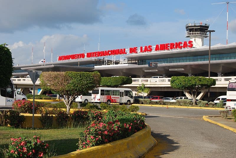 Autoridades y aerolíneas crean mesa de trabajo permanente para optimizar las operaciones en el AILA.
