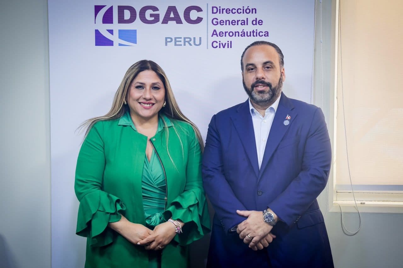 La Junta de Aviación Civil acuerda agenda de trabajo con Perú para fortalecer la conectividad bilateral.