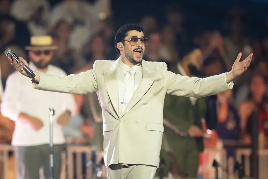 Bad Bunny - “Debí Tirar Más Fotos Tour”